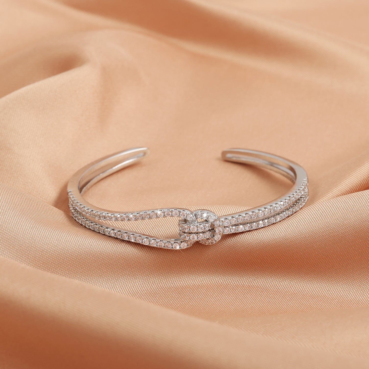 Radiant Knot